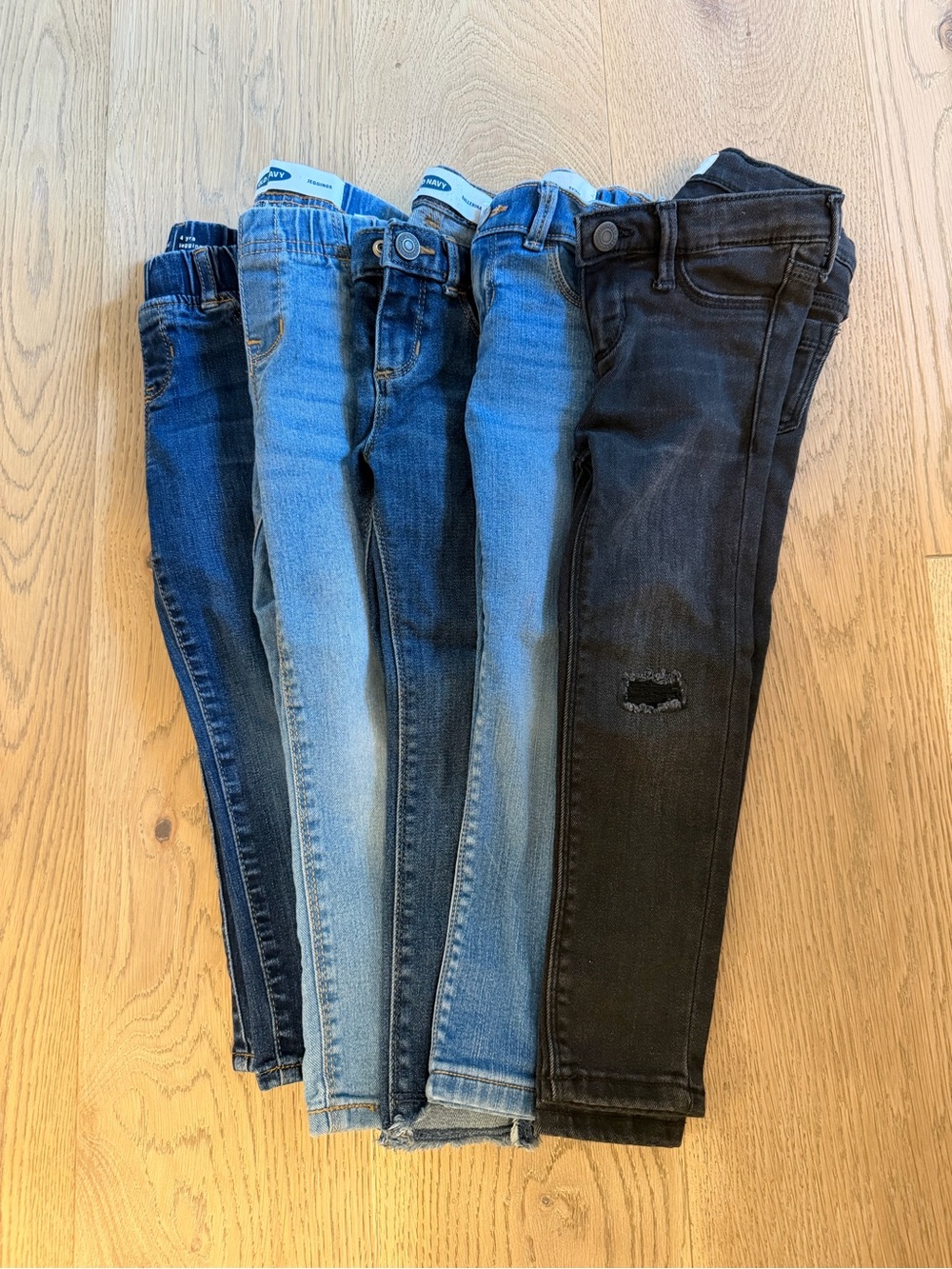 Old Navy Stretch Skinny Jeans (5 Pair) - Blue & Black Washes Size 4T